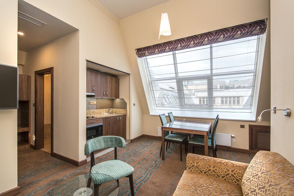 Merchants Crown Suites And Spa Prague Exterior photo A typical apartment