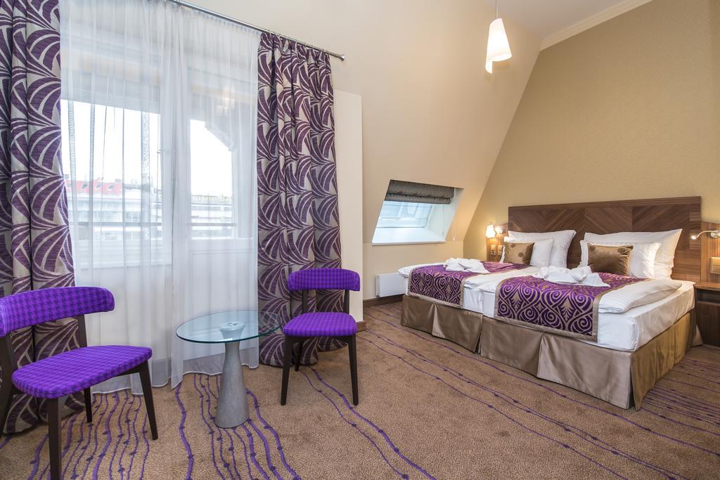 Merchants Crown Suites And Spa Prague Exterior photo
