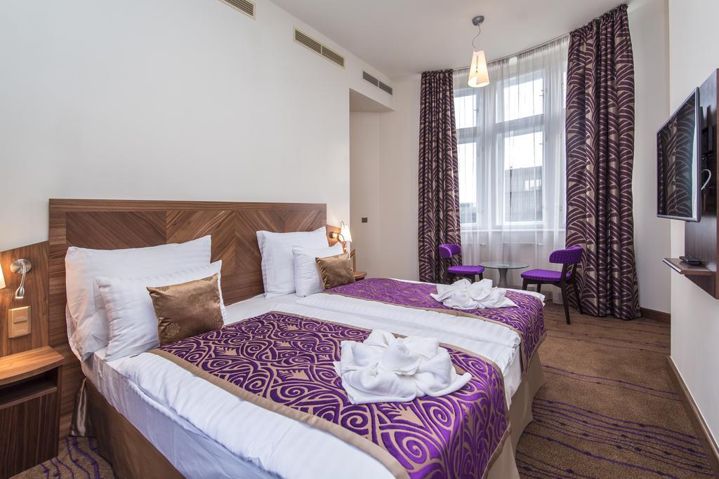 Merchants Crown Suites And Spa Prague Exterior photo